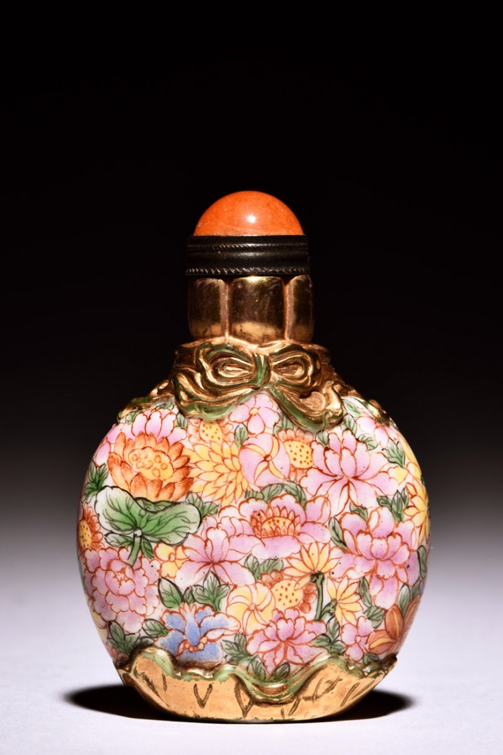 CLOISONNE ENAMELED 'FLOWERS' SNUFF BOTTLE (1 of 6)