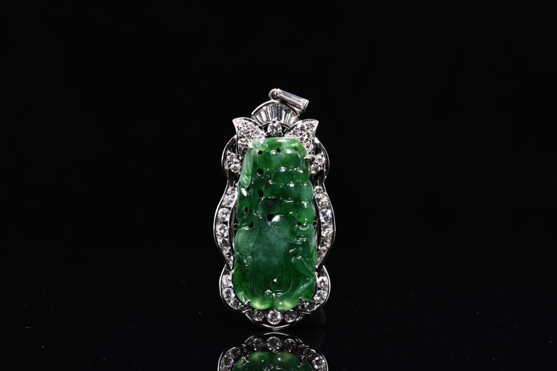JADEITE AND DIAMOND PENDANT WITH GIA CERTIFICATE (1 of 2)