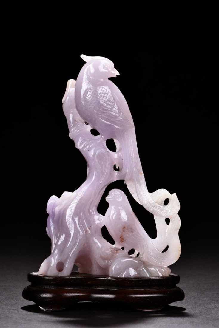 PANSY JADEITE MAGPIE CARVING WITH GIA CERTIFICATE (1 of 1)
