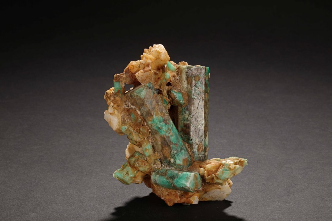 NATURAL BERYL STONES (1 of 9)