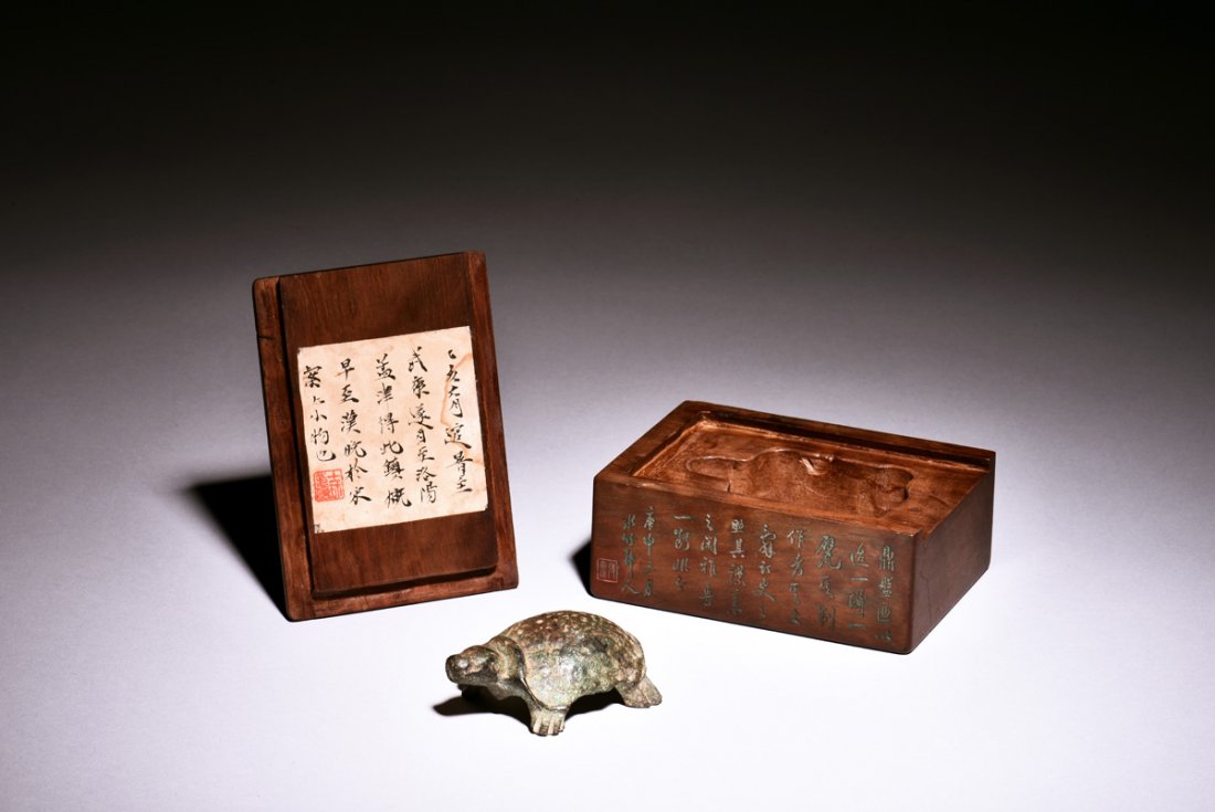 ARCHAIC BRONZE TURTLE PAPERWEIGHT (1 of 2)