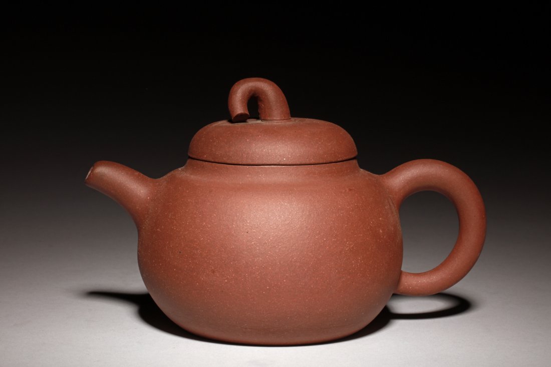 YIXING ZISHA ROUNDED TEAPOT (1 of 4)