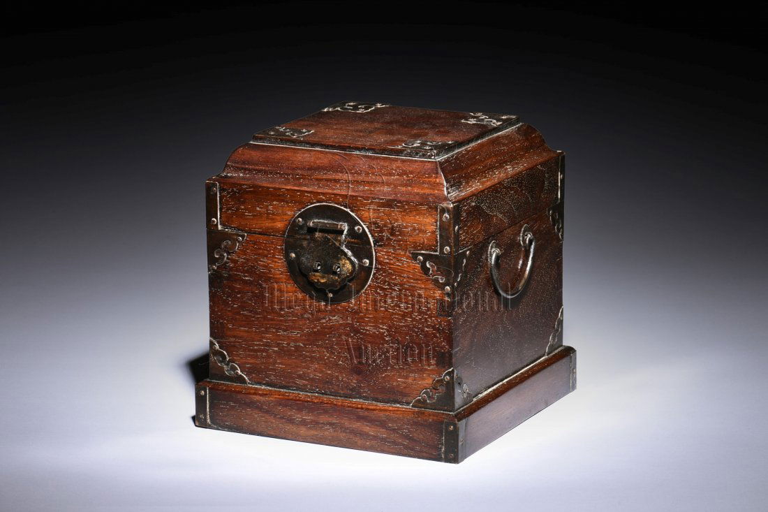 WOODEN SQUARE BOX (1 of 10)