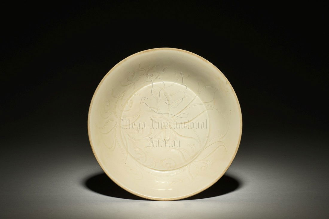 DING WARE 'FLOWERS' BOWL (1 of 5)