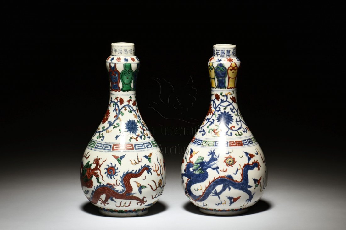 PAIR OF WUCAI 'DRAGON' BOTTLE VASES (1 of 10)