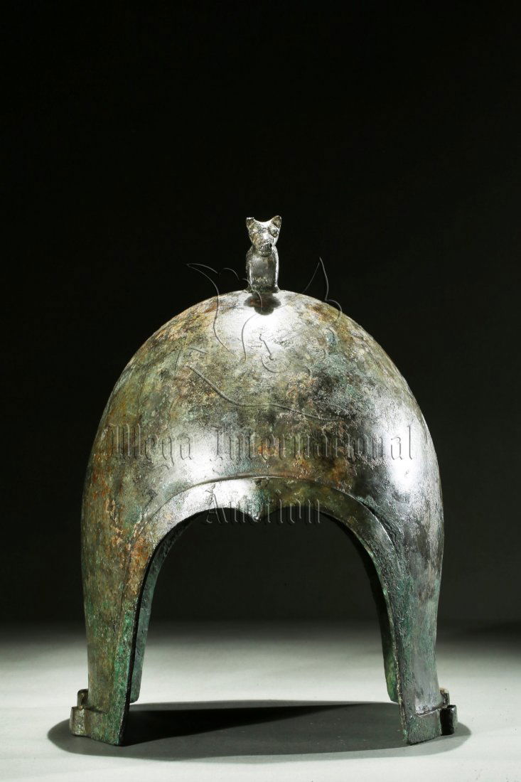 ARCHAIC BRONZE HELMET (1 of 10)