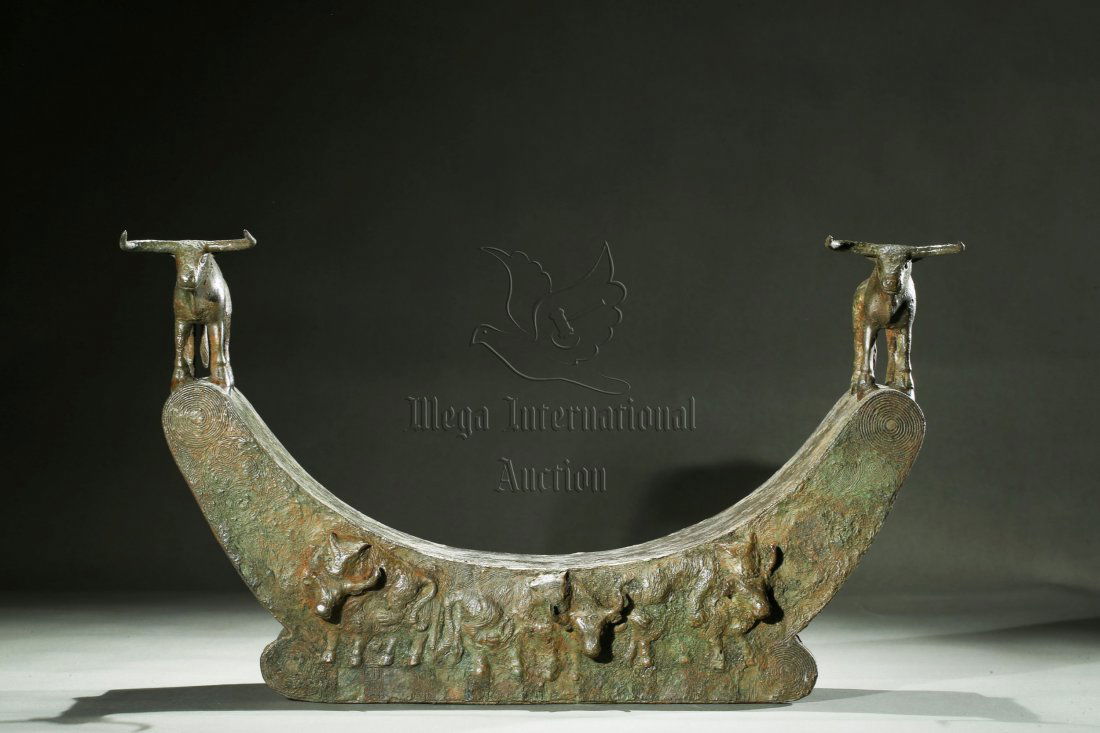 ARCHAIC BRONZE 'BULLS' PILLOW (1 of 10)
