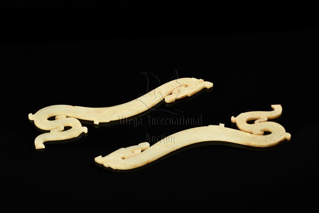 PAIR OF WHITE JADE CARVED S DRAGON ORNAMENTS (1 of 7)