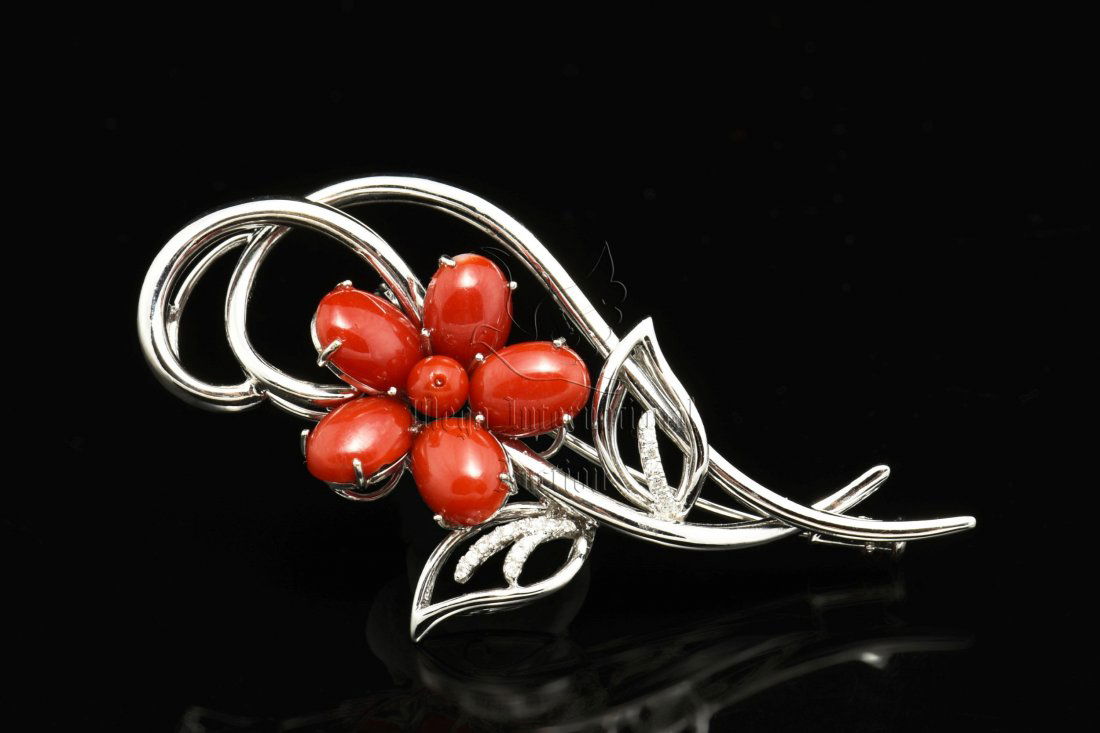 AKA RED CORAL FLOWER AND DIAMOND PENDANT/BROOCH (1 of 3)