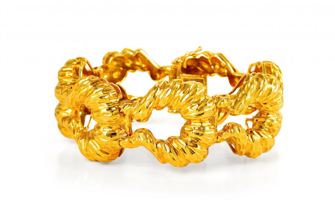 A Retro Gold Bracelet (1 of 2)