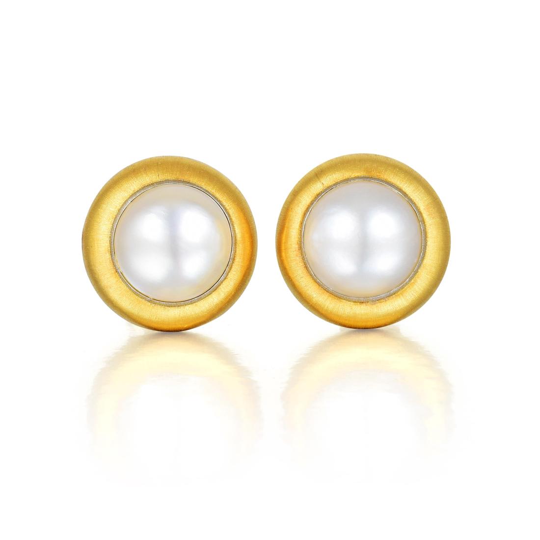 Buccellati Mabe Pearl Earrings (1 of 2)