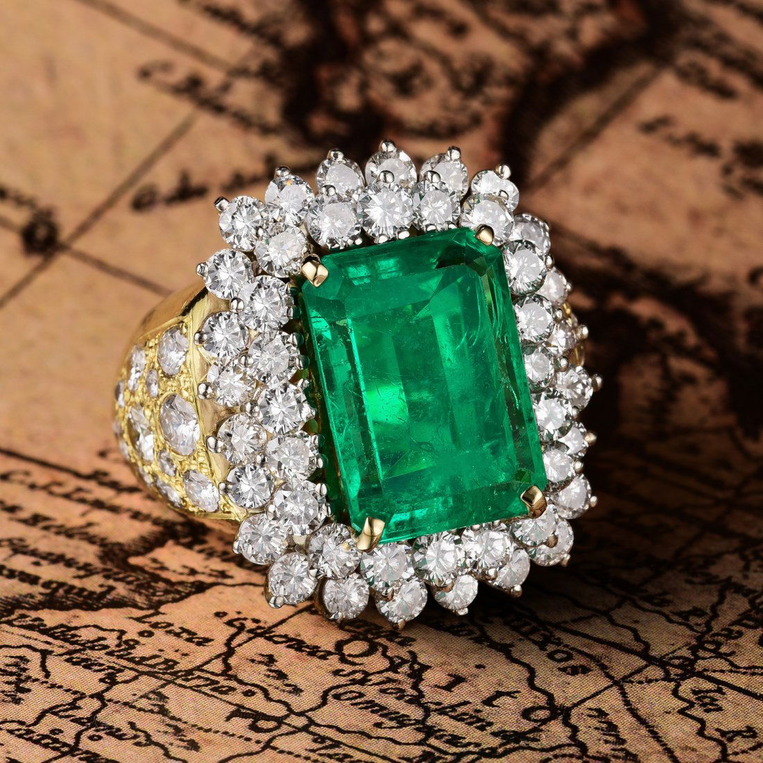 A 7.48-Carat Colombian Emerald and Diamond Ring (1 of 5)