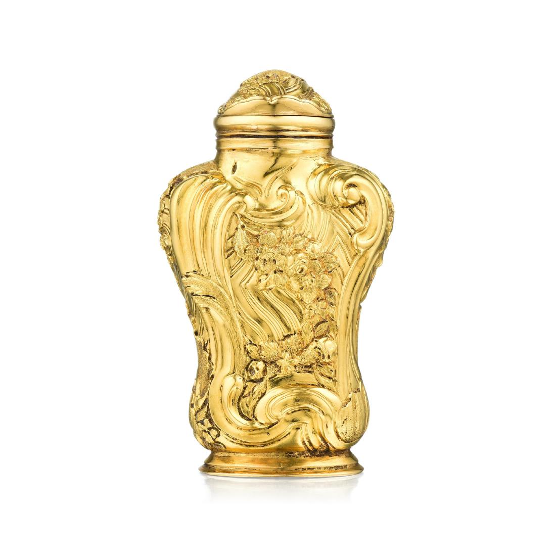A Gold Snuff Bottle with Spoon (1 of 2)