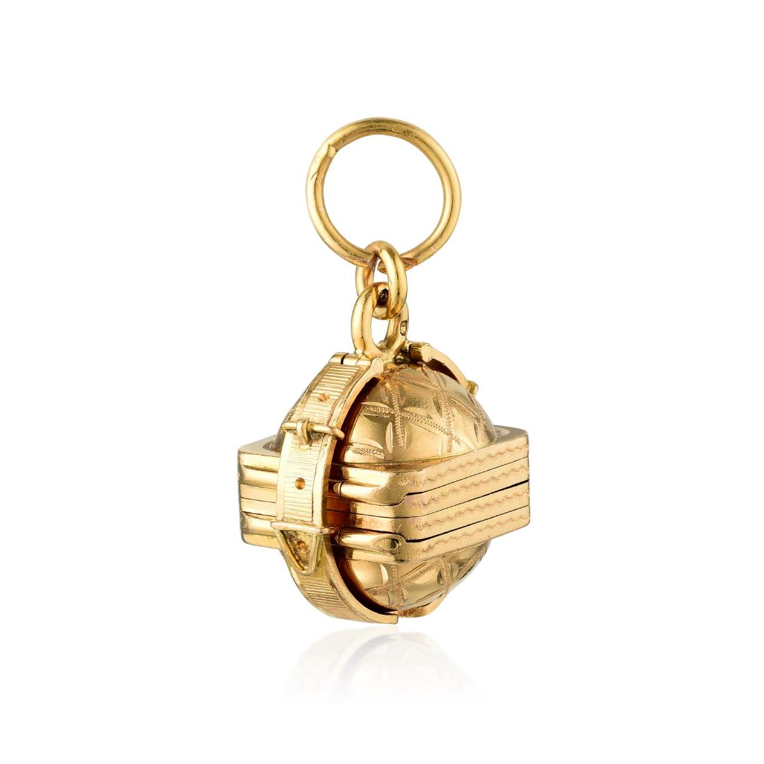 An Antique 18K Gold Locket (1 of 2)