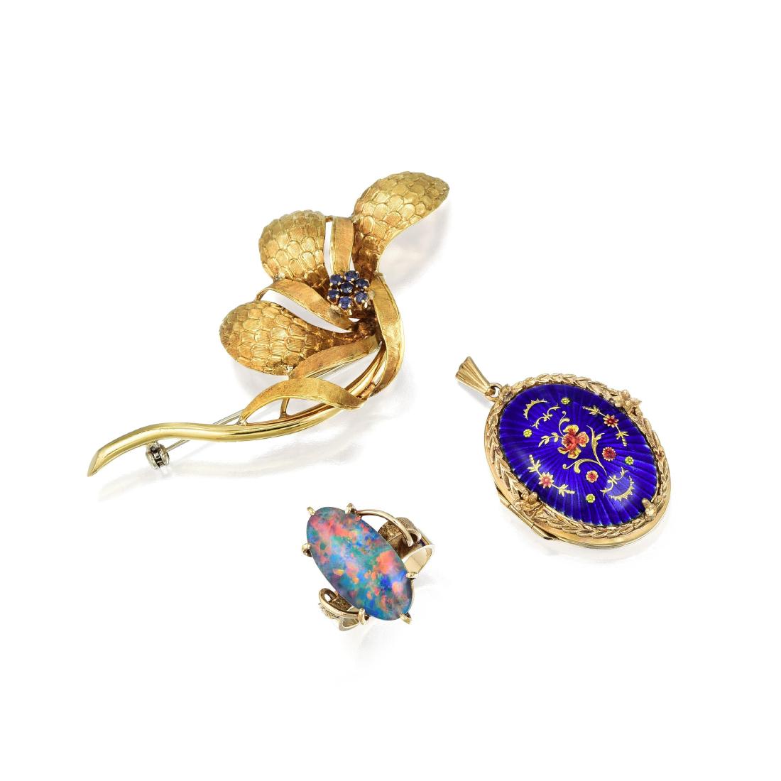 A Group of Gold Jewelry (1 of 2)