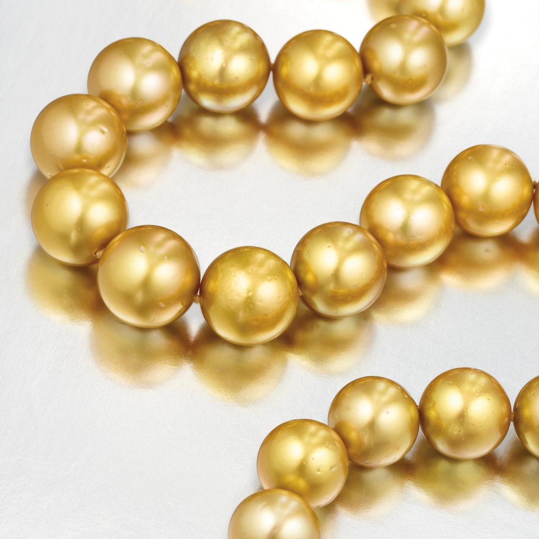 An Impressive Golden South Sea Pearl Necklace (1 of 5)