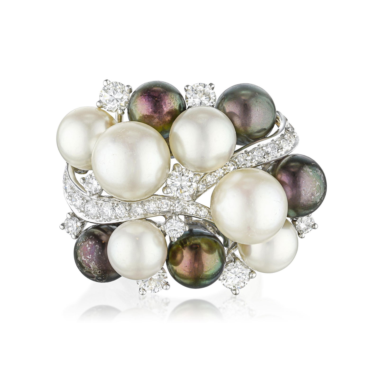 Black and White Pearl and Diamond Cluster Ring: Summary of Key Characteristics • Metal: platinum • Gemstone(s): round pearls diameter from approx. 9.09 x 9.05 mm to 6.99 x 7.07 mm; round brilliant and single cut diamonds approx. 1.51