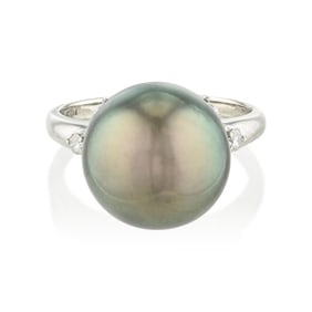 Black Pearl and Diamond Ring