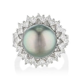 Black Pearl and Diamond Ring