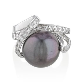 Black Pearl and Diamond Ring
