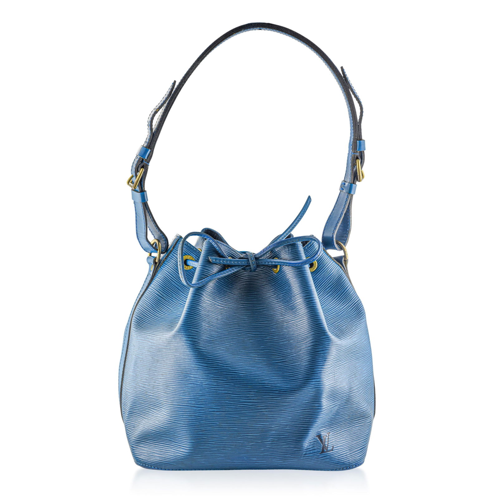 Louis Vuitton Epi Petit Noe Shoulder Bag – Toledo Blue: This Louis Vuitton Epi Petit Noe Shoulder Bag is crafted from durable Toledo Blue Epi leather, celebrated for its distinctive textured finish and vibrant, long-lasting color. Originally inspired by a