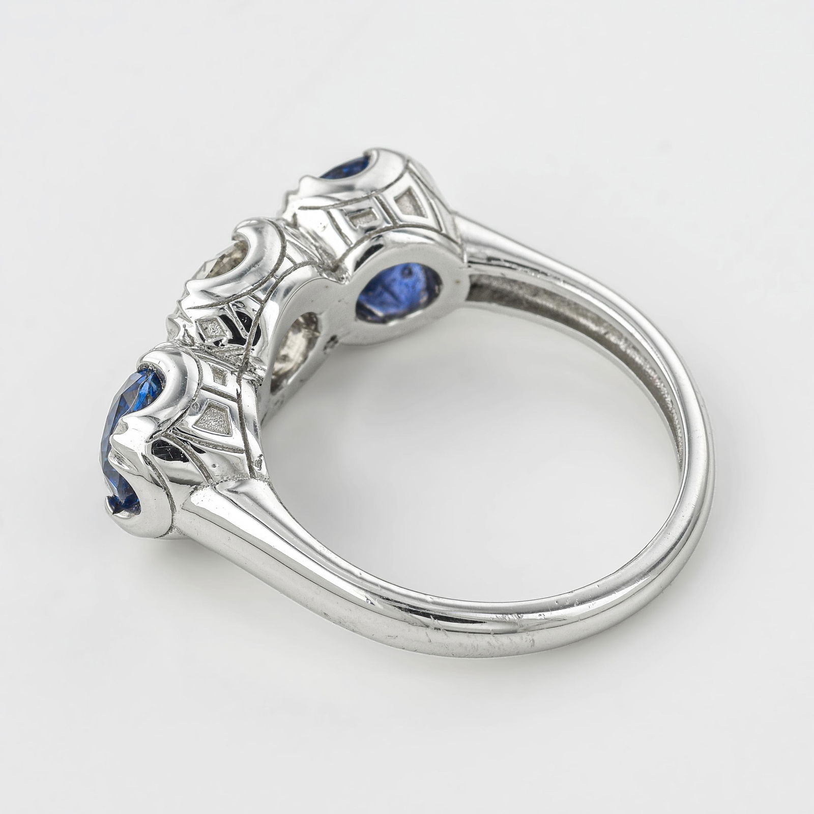 Ceylon Sapphire and Diamond Three Stone Ring, GIA Certified - 2