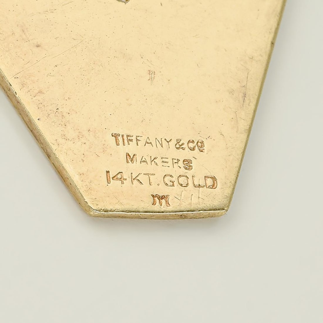 Tiffany & Co. Gold Letter 'V' Pin - 2