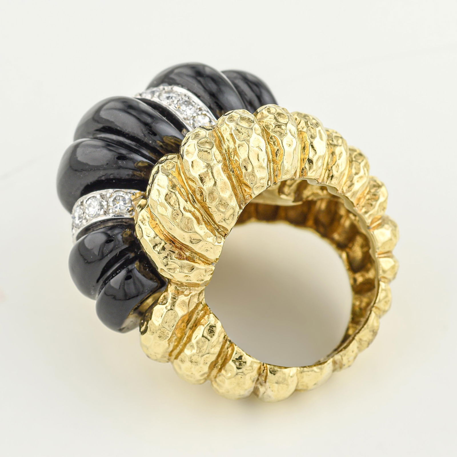 Vintage Fluted Onyx and Diamond Ring - 3