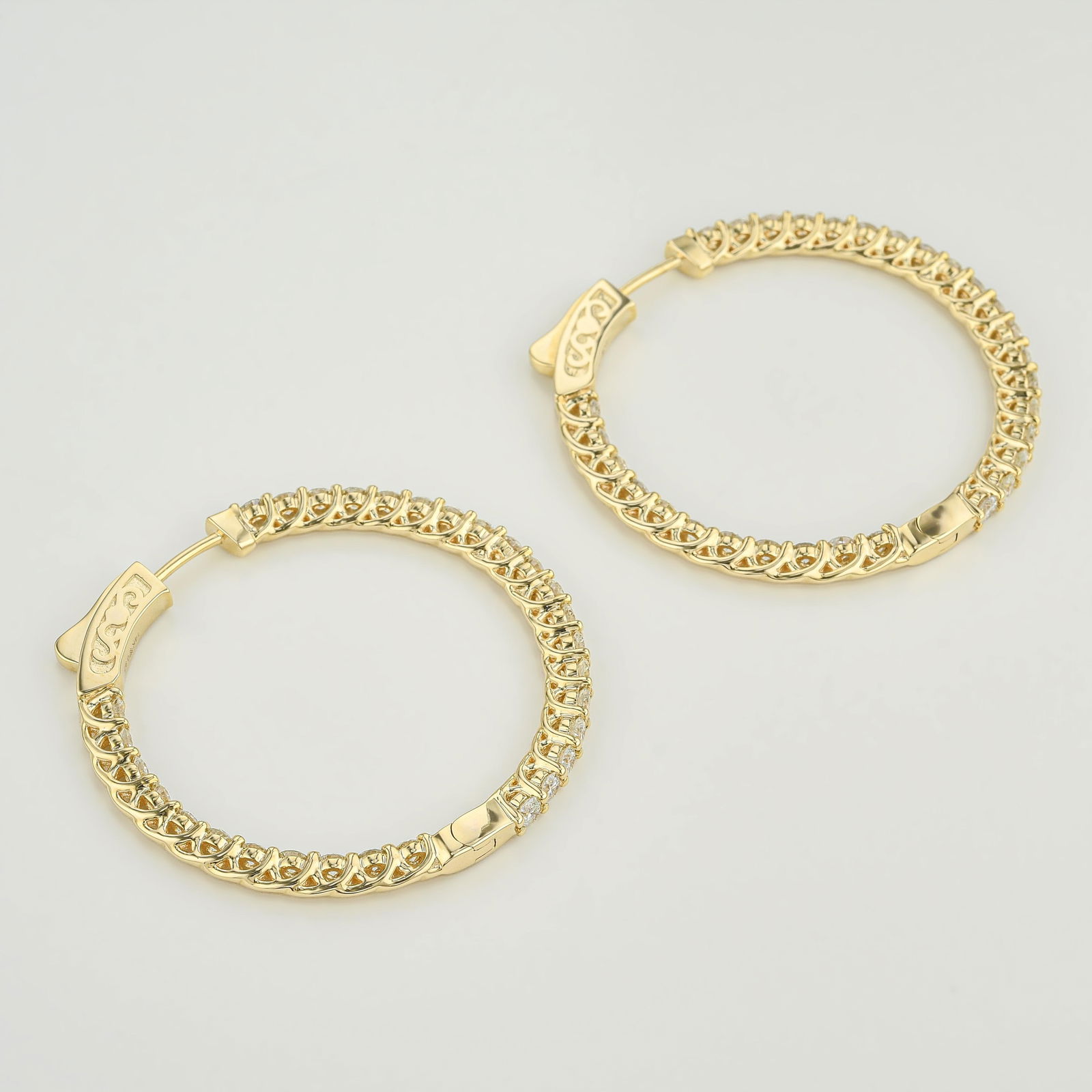 Round Inside Out Hoop Earrings (Approx. 2.97 CTW) - 2