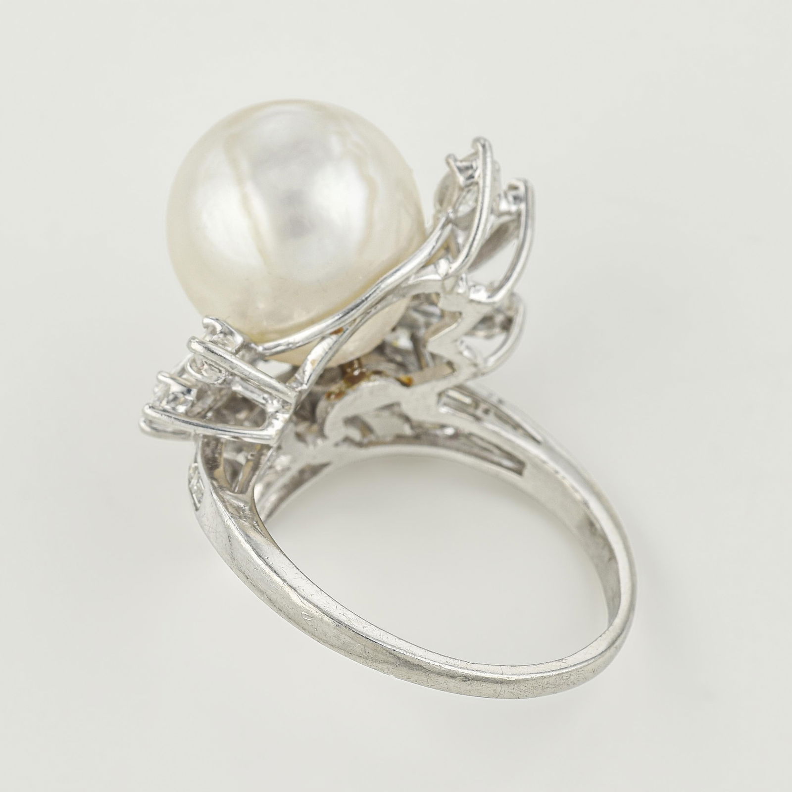 Vintage Mid-Century Pearl and Diamond Cocktail Ring - 2