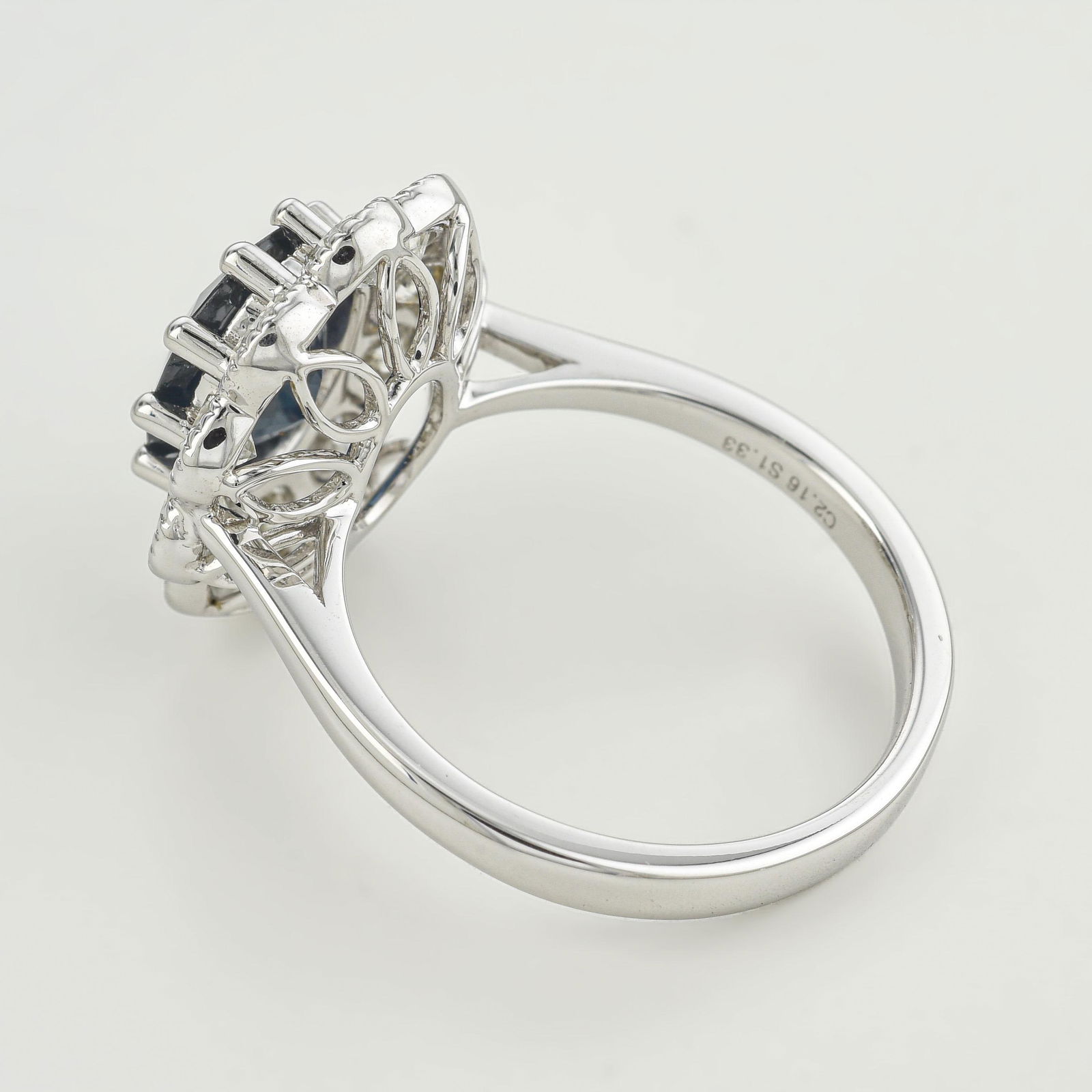 2.33-Carat Sapphire and Diamond Ring - 2