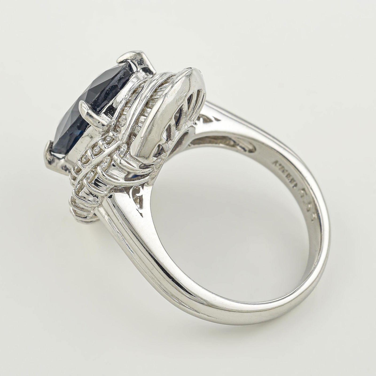 Sapphire and Diamond Ring - 3