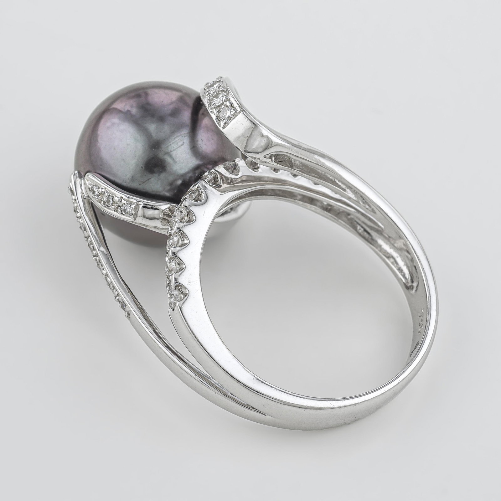 Black Pearl and Diamond Ring - No Reserve Lot - 2