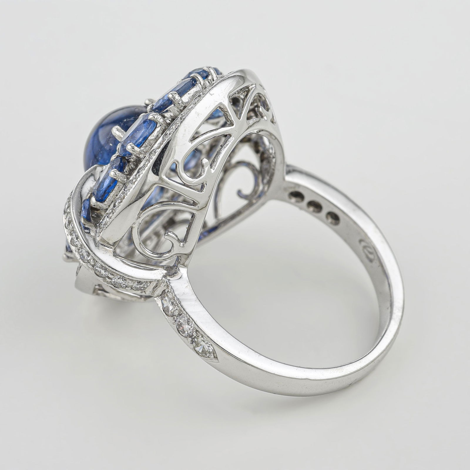 Blue Sapphire and Diamond Ring - 2