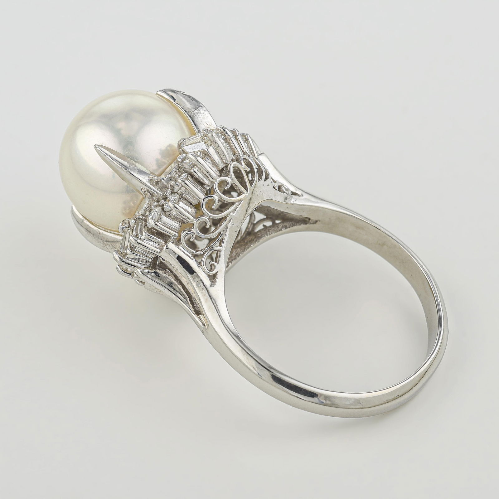 Pearl and Diamond Ring - 3