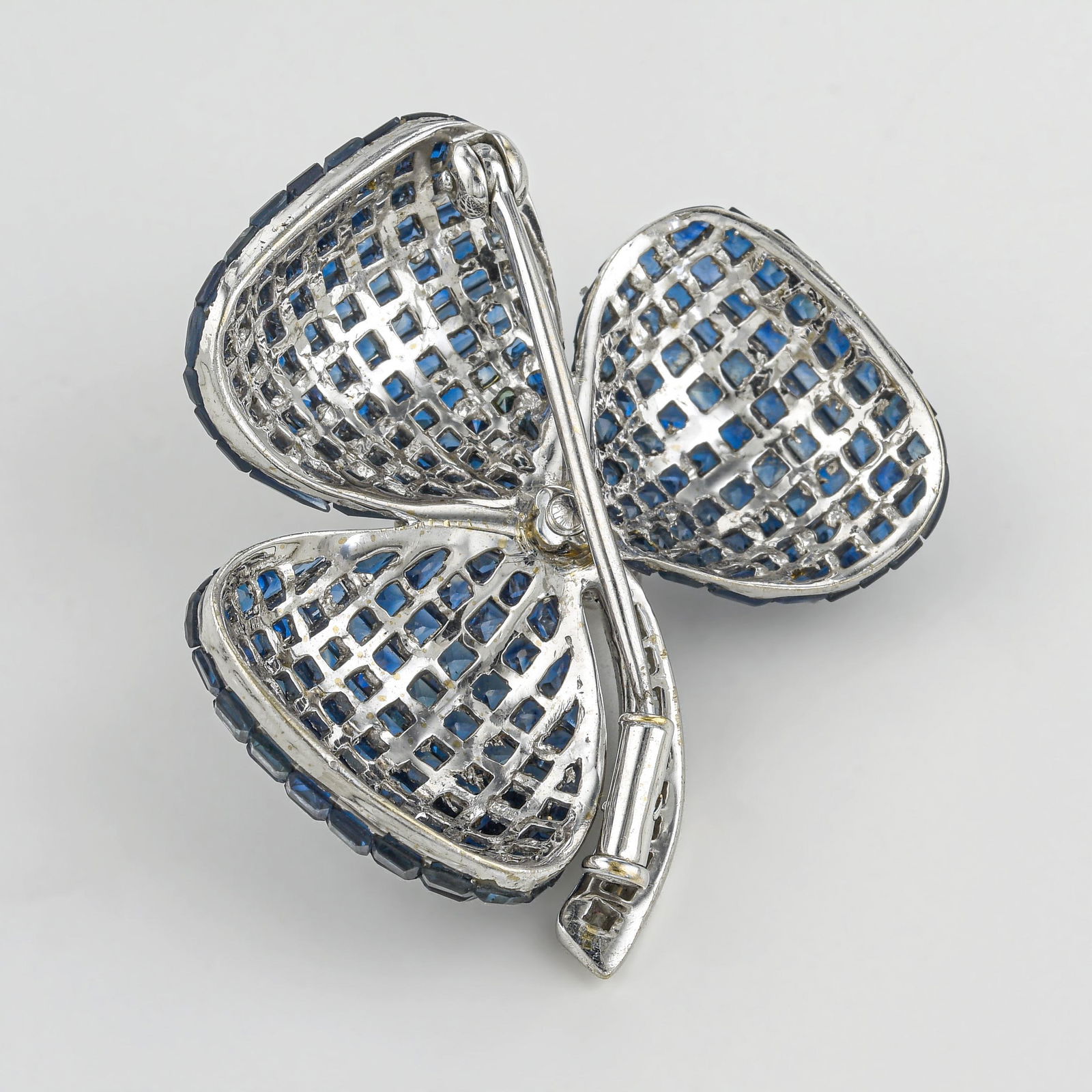 Invisibly Set Sapphire and Diamond Clover Pin - 3