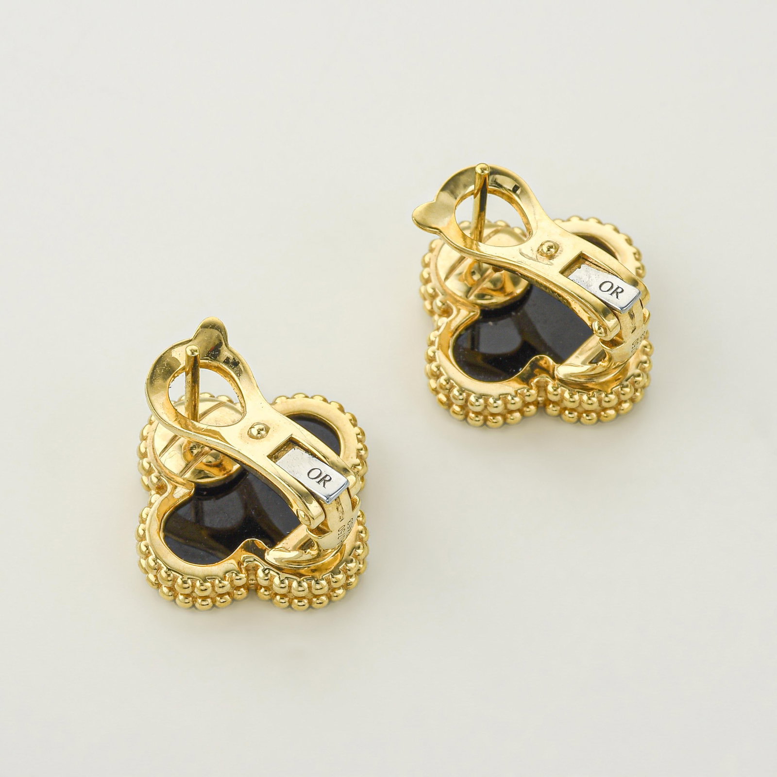 Clover Motif Onyx Earrings - 2