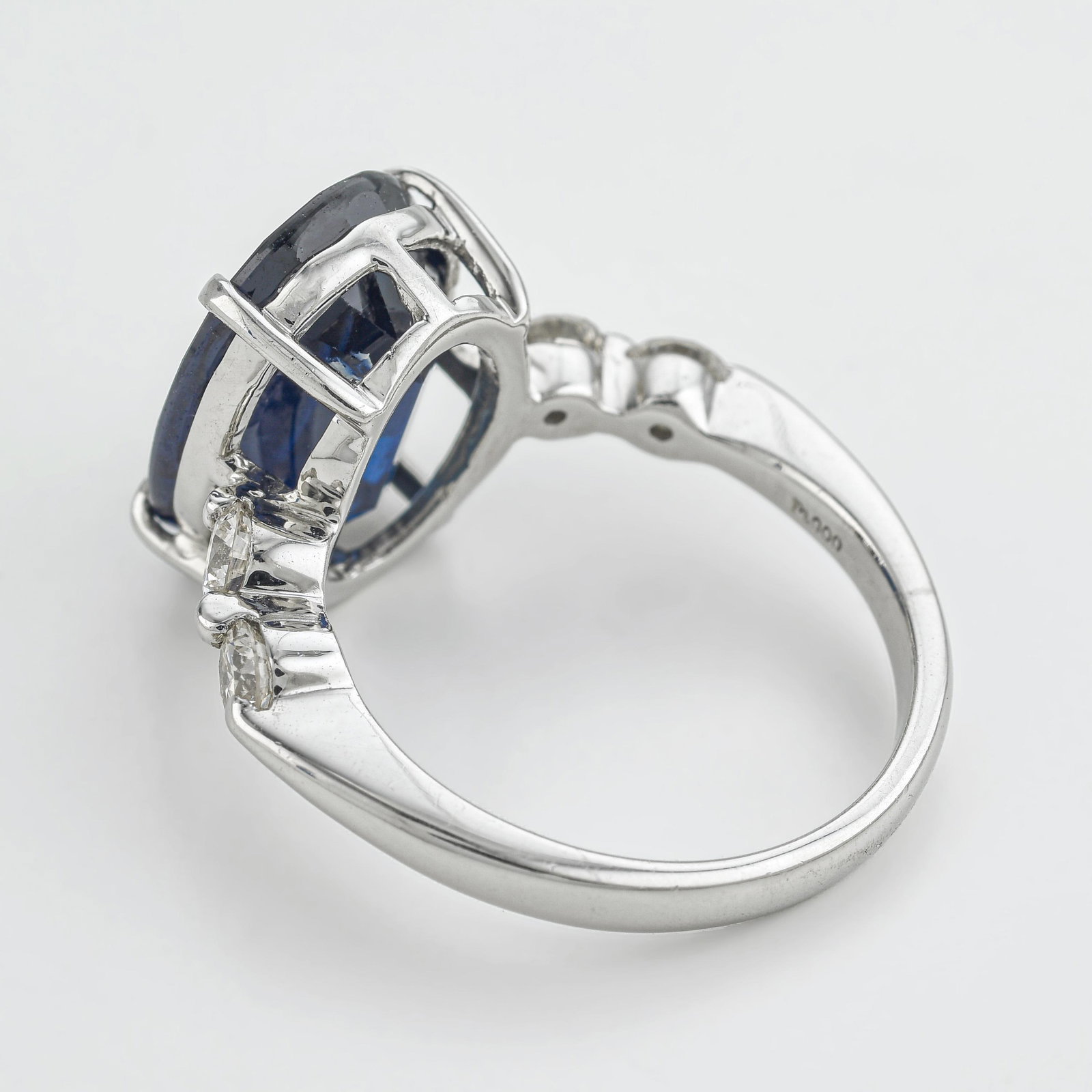 Royal Blue Sapphire and Diamond Ring, GIA Certified - 2