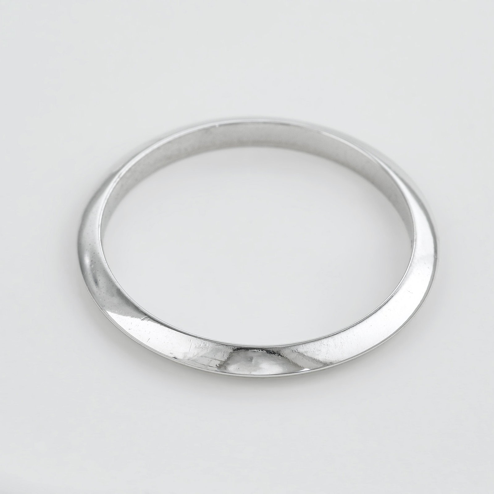 Tiffany and Co. Knife Edge Platinum Band - 2