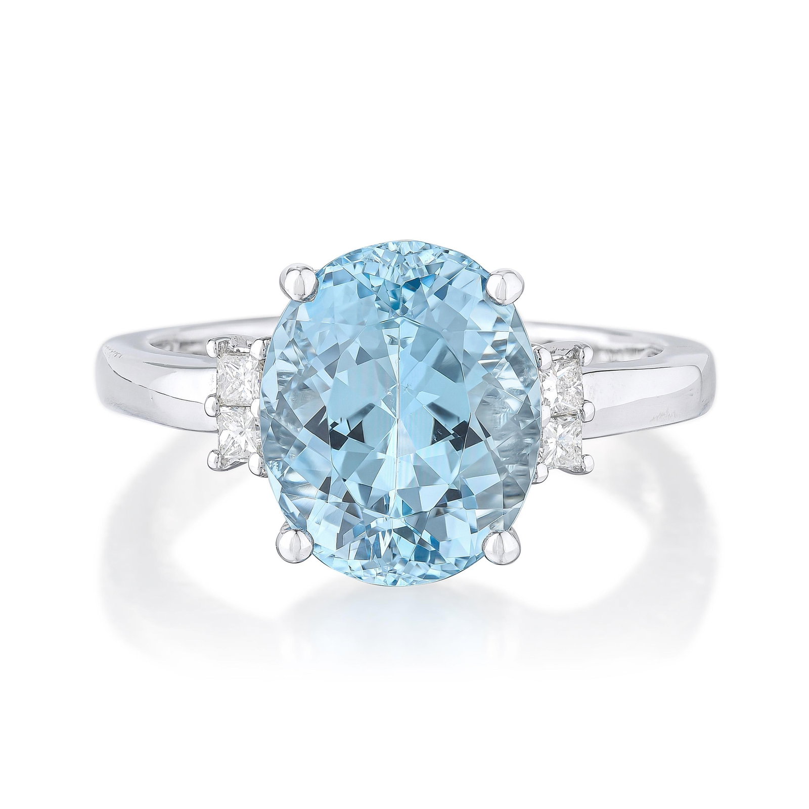 Aquamarine and Diamond Ring: ESTIMATED RETAIL PRICE: $2,800* *This is the estimated value a piece of similar quality, craftsmanship, and characteristics could command at retail. Summary of Key Characteristics • Metal: 18K