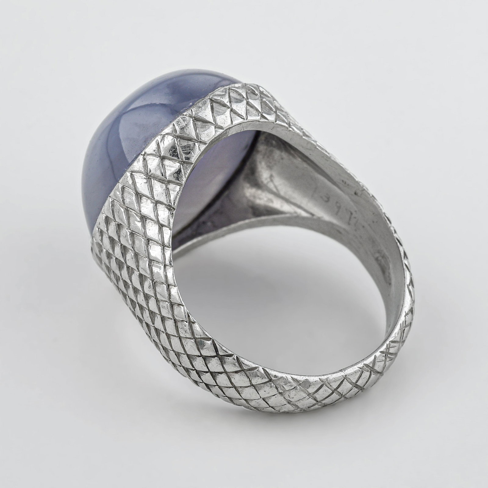 Fine Star Sapphire and Diamond Ring - 2