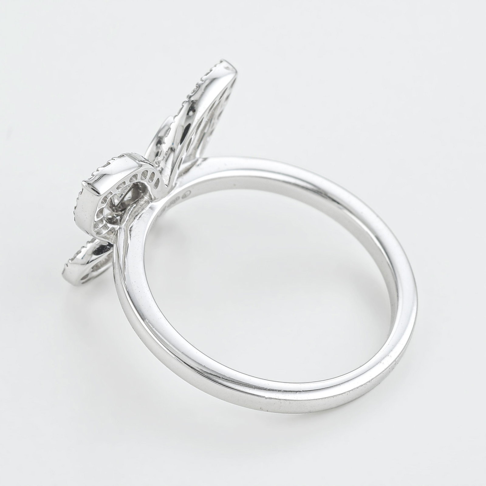 Graff Butterfly Silhouette Diamond Ring - 2