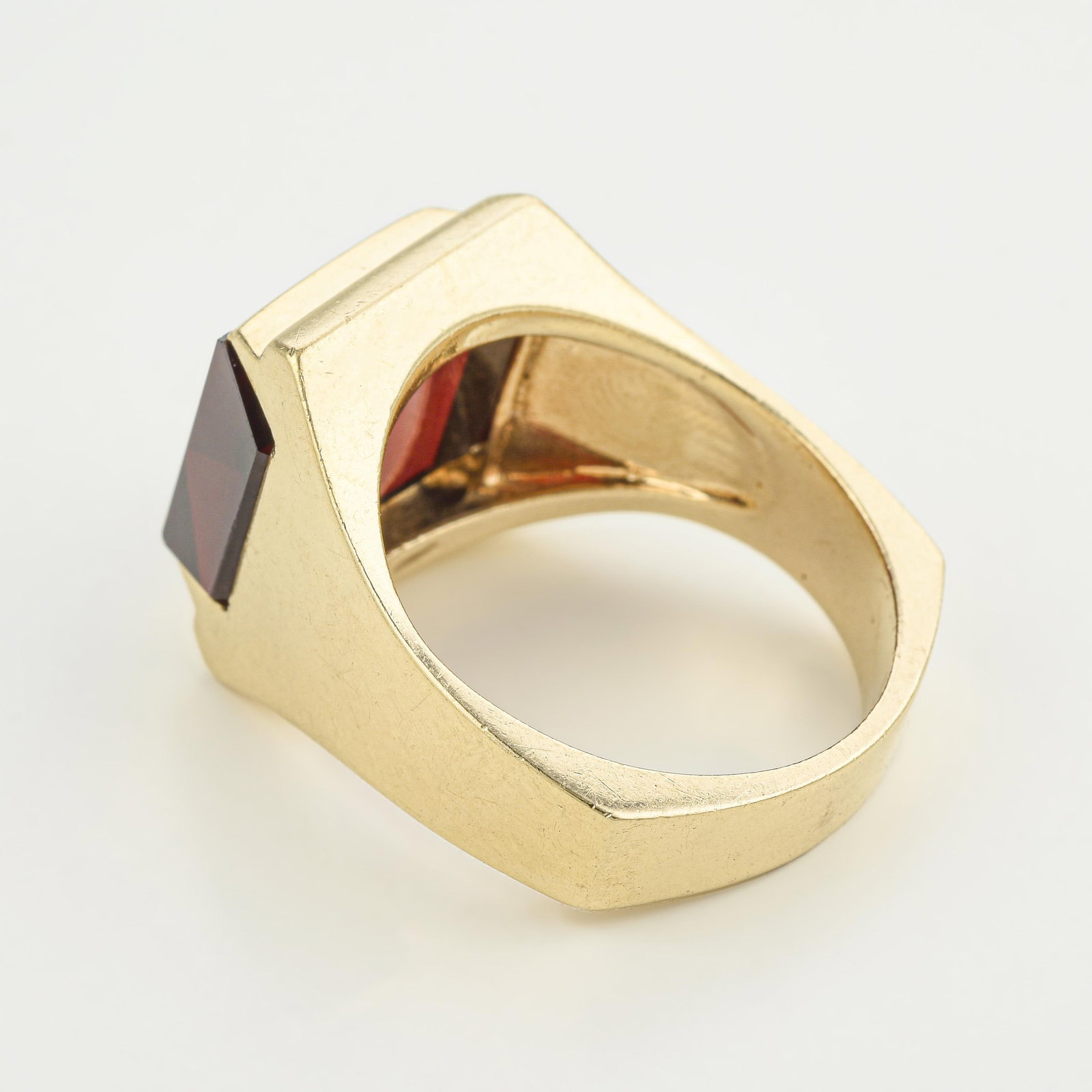 Vintage Gentleman's Red Stone Ring - 2