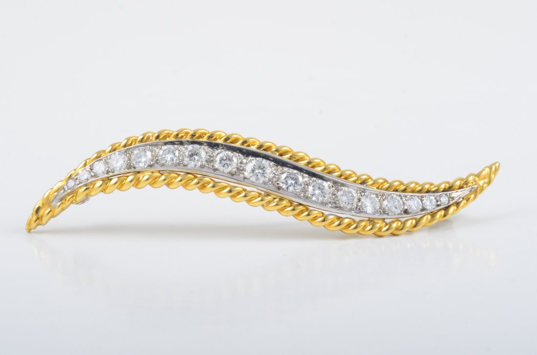 VCA Diamond and Gold Flame Pin (1 of 2)