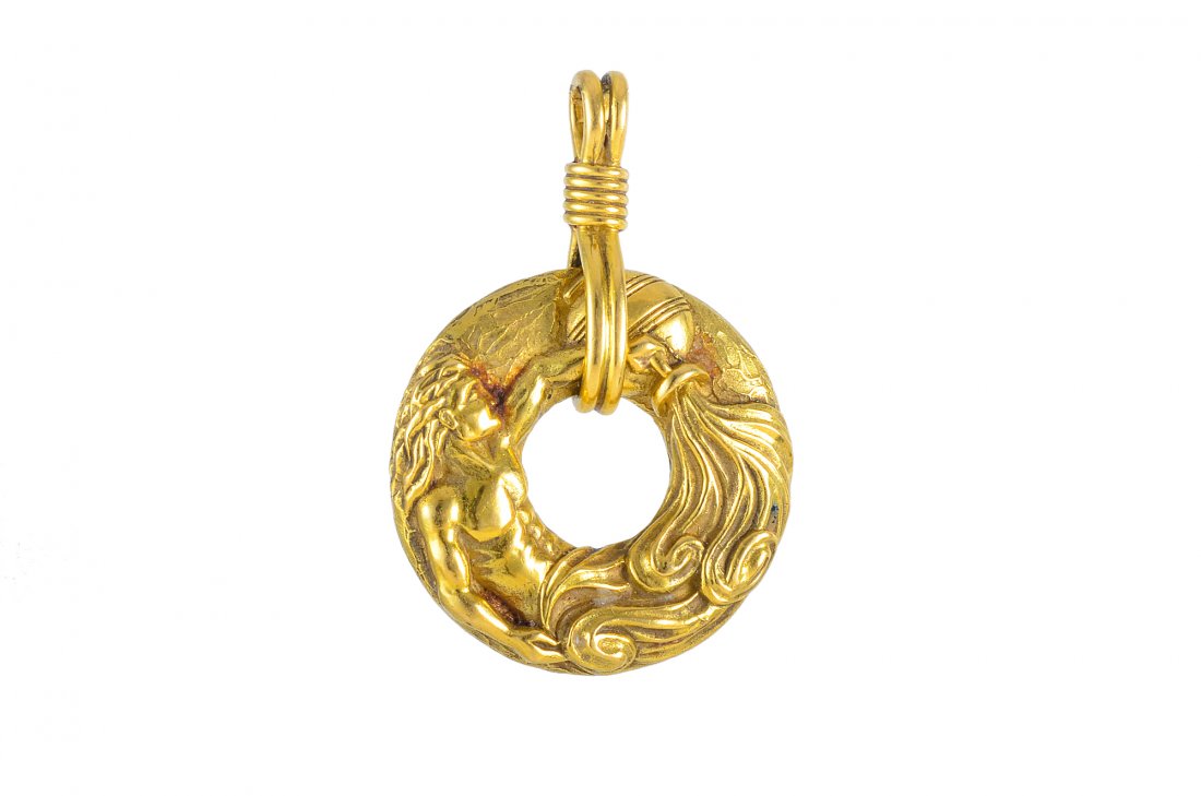 Van Cleef & Arpels Gold Disc Pendant: Van Cleef & Arpels gold disc pendant. 18K yellow gold, two gold marks. Length 2", approx. width 1 2/8", weight 25g