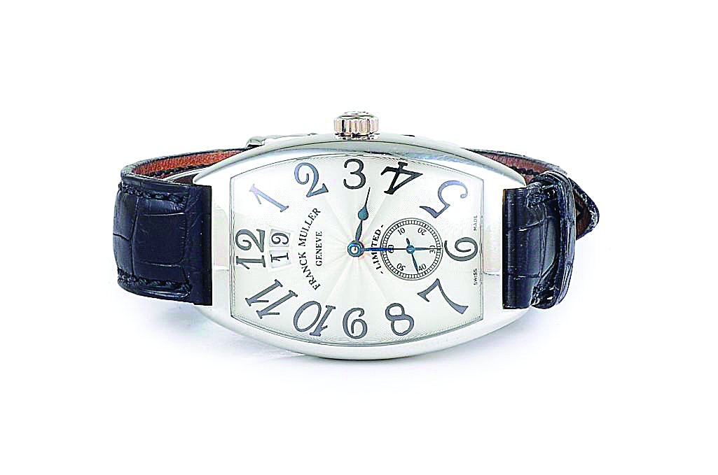 A Platinum Big Date Men's Watch, by Franck Muller: A rare limited edition Big Date Franck Muller platinum automatic watch 2851 S6. Number 11 of 200 limited edition pieces, hand engraved, featuring 21 jewels, lever escapement, monometallic balance. Bla