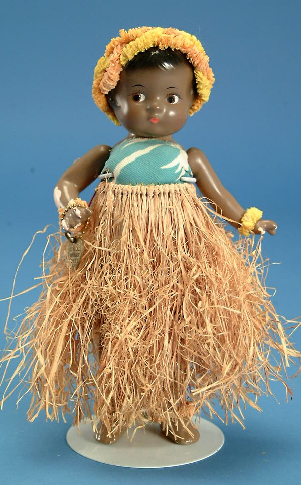 9" Effanbee Black Patsyette w/Hawaiian costume, al: 9" Effanbee Black Patsyette w/Hawaiian costume, all comp, br. painted eyes, molded hair, orig bracelet, flaking on arms, VG, (est. $300 - $400)