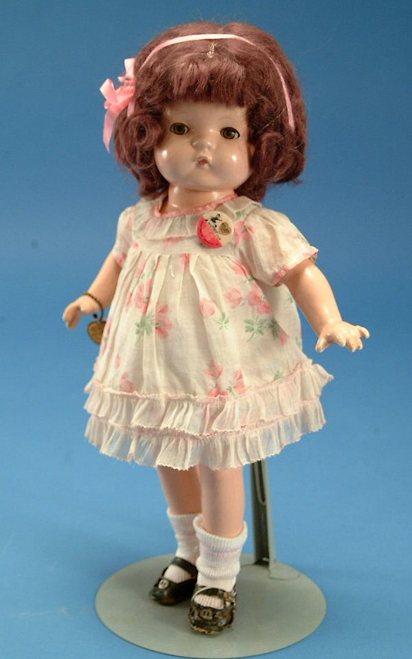 16" Effanbee wigged Patsy Joan, all comp, br. sl.: 16" Effanbee wigged Patsy Joan, all comp, br. sl. eyes, brown mohair wig, orig clothes w/pin, light overall crazing, paint loss on lips, G, (est. $100 - $200)