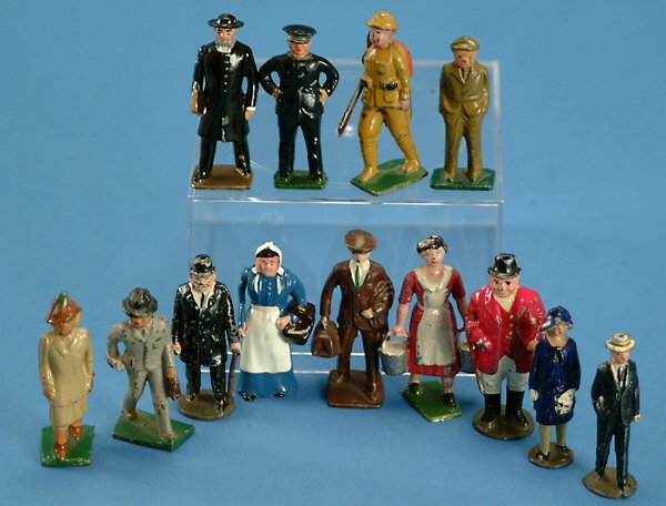 13 lead civilian figures inc Britains, Lincoln Log,