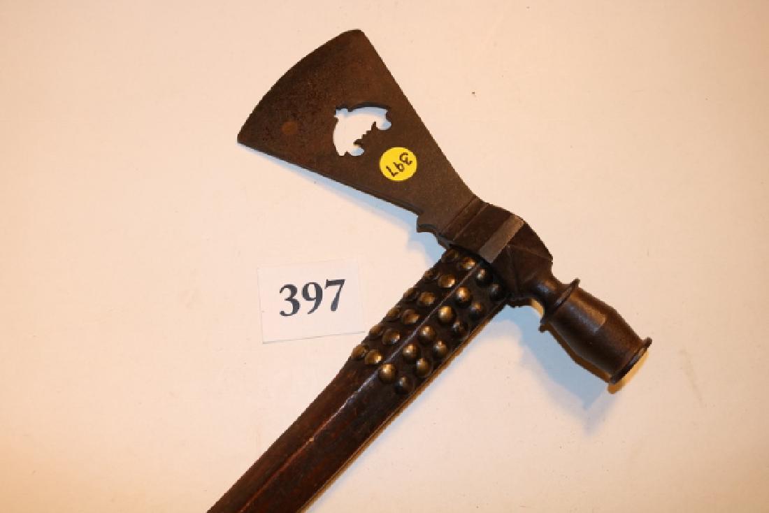 hand forged pipe tomahawk (1 of 3)